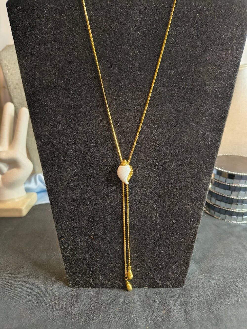 Gold Tone Avon Lariat White Glass Shell Necklace